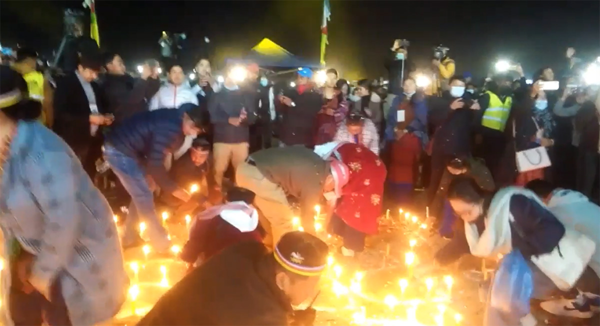 'ल्होछार इभ'मा टुँडिखेलमा दीप प्रज्वलन